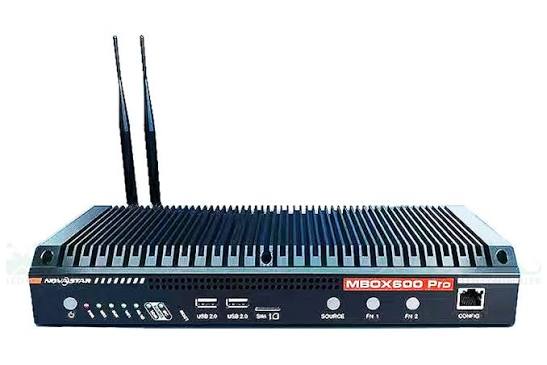 Novastar MBOX600 Pro vue de face, player multimédia led en fonctionnement