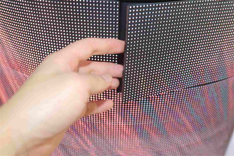 Close-up of the THE RING 2 LED module (pitch and mask)